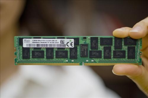 Hynix представила первый на рынке модуль памяти емкостью 128 ГБ